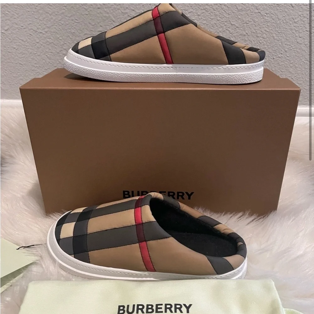 Burberry Women Vintage Check Print Quilted Classic Loafer Sneaker Shoe - Picture 5 of 5